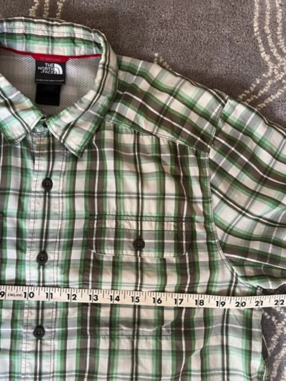 THE NORTH FACE Green Plaid Climate Cool Short Sleeve Shirt Men's Medium